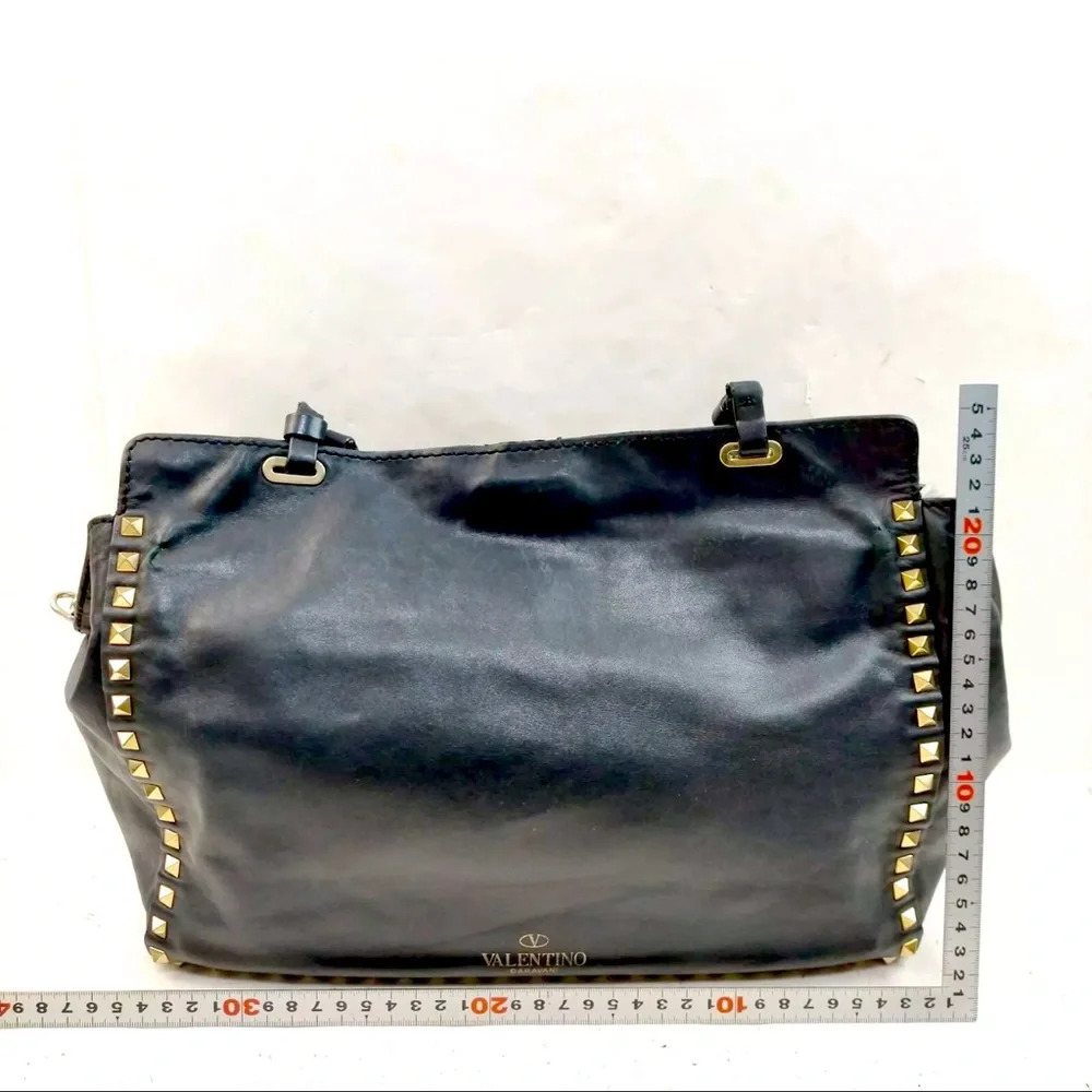 AUTH Valentino Garavani Black Medium Rockstud Tote - Picture 4 of 11